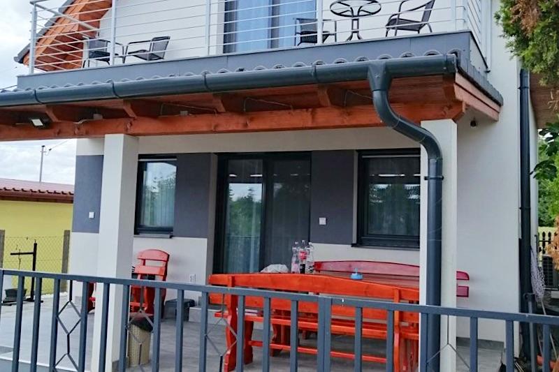 Aranyhal-Udulohaz-66909-66909-1