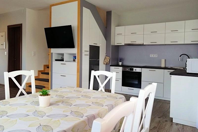 Aranyhal-Udulohaz-66909-66909-4