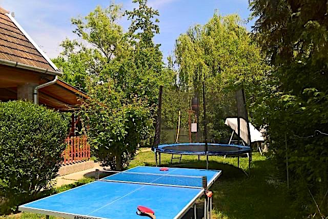 Betti-Udulohaz-24132-24132-3