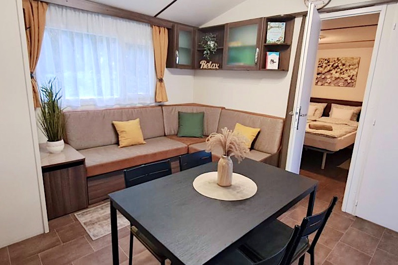 Bodzavirag-Udulohaz-63829-63829-4