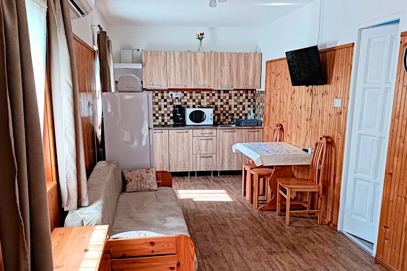 Cseresznyevirag-Udulohaz-67029-67029-4