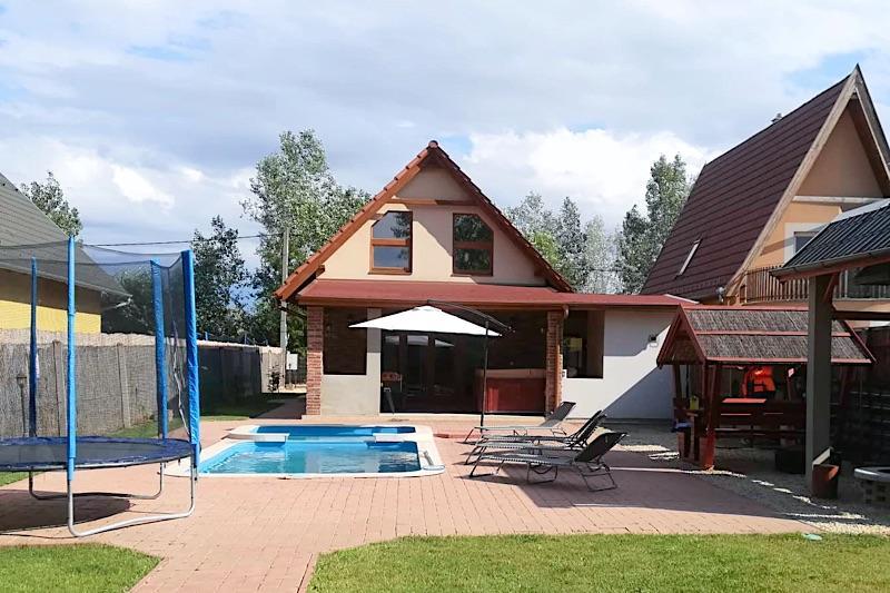 Csillag-Udulohaz-63900-63900-3