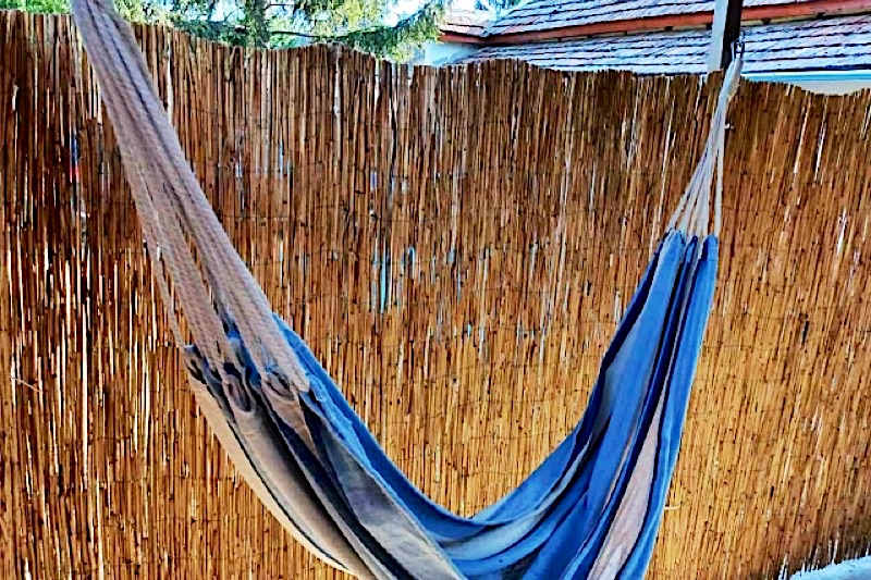 Dezsa-vu-Udulohaz-41025-41025-4