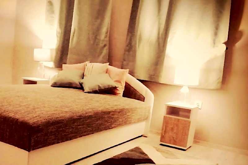 Dezsa-vu-Udulohaz-41025-41025-5