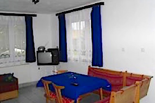 Dora-Udulohaz-14212-14212-1
