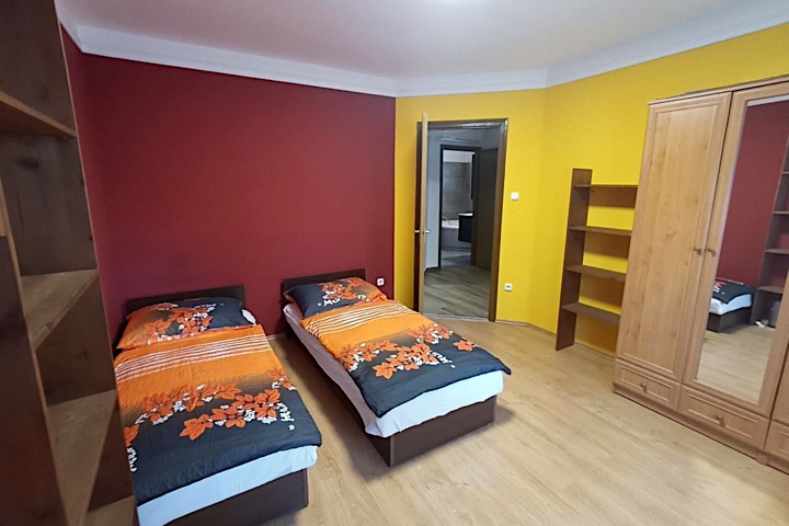 Erdelyi-Udulohaz-32895-32895-4
