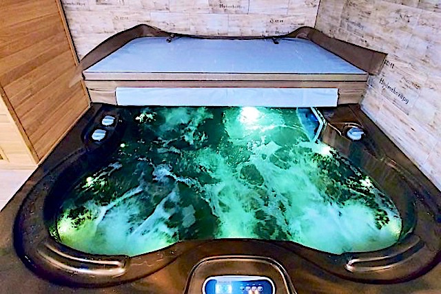 Fenyves-Udulohaz-25051-25051-3