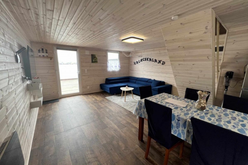 Halacskaland-Udulohaz-77794-77794-1