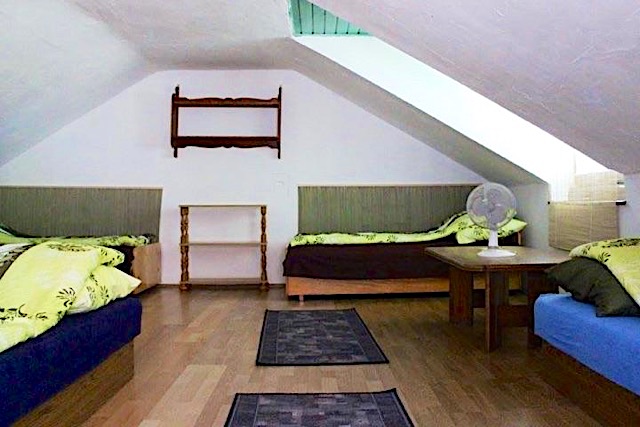 Harcsas-Udulohaz-27218-27218-5