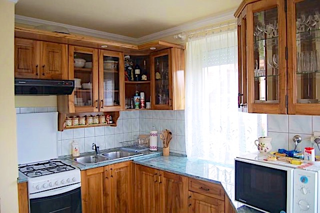 Imre-Udulohaz-32910-32910-1