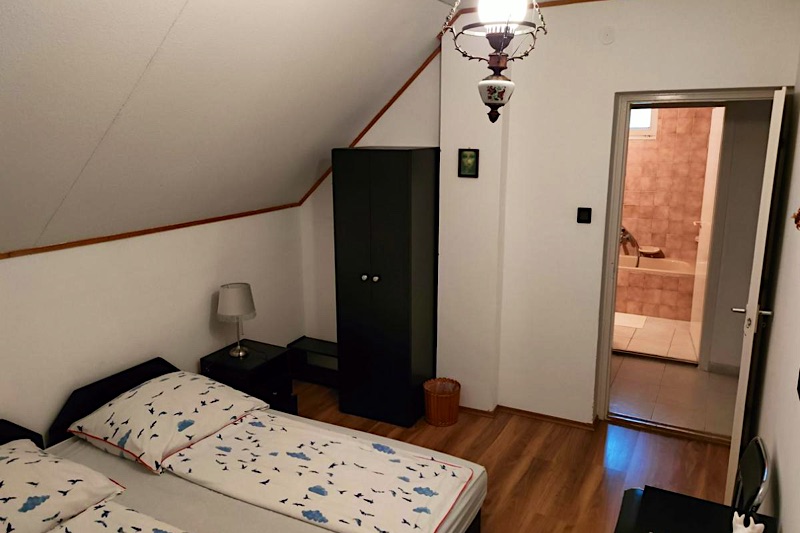 Liget-Udulohazhaz-64206-64206-3