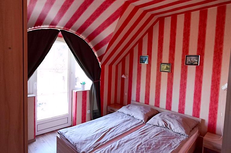 Lilla-Udulohaz-64151-64151-1