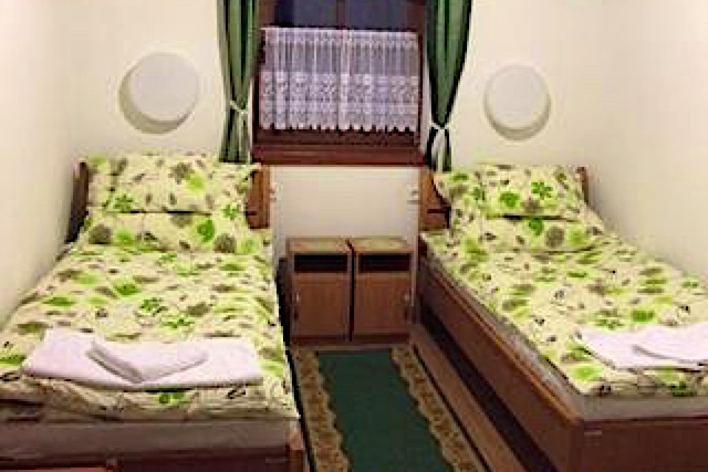 Oreg-Somfa-Udulohaz-23566-23566-2