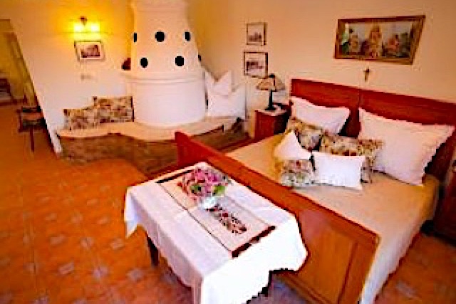 Piroska-Udulohaz-23841-23841-2