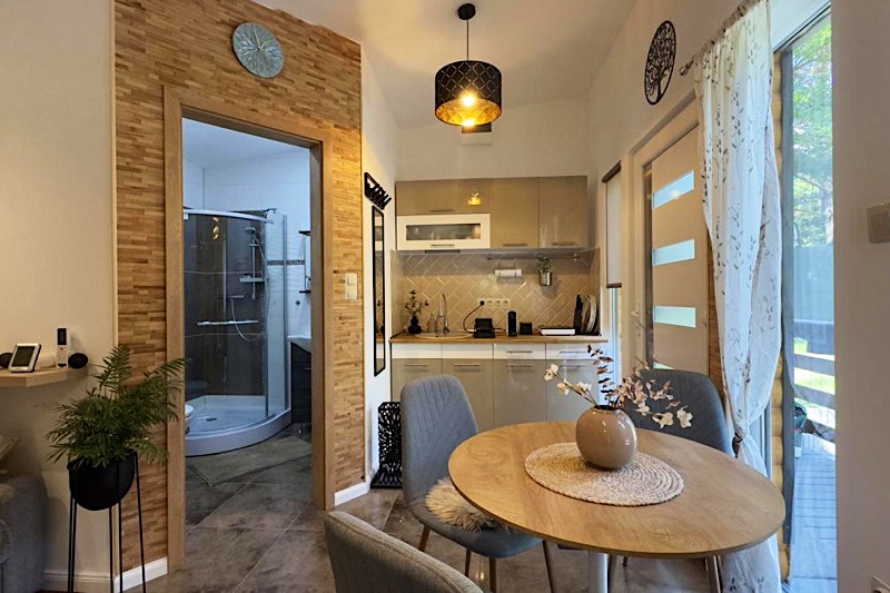 Szalonka-Udulohaz-64257-64257-3
