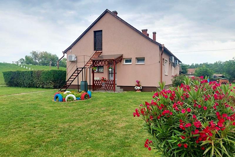Tisza-Tavi-Udulohaz-27314-27314-3