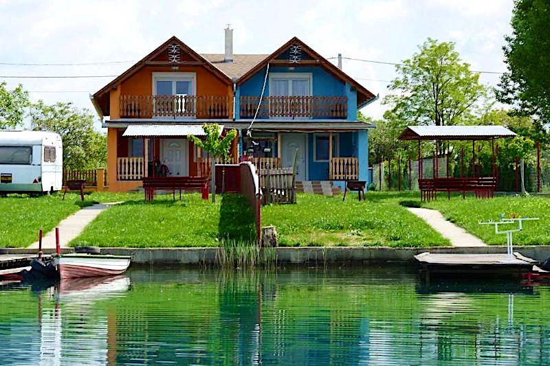 Toparti-Udulohazhazak-41078-41078-3