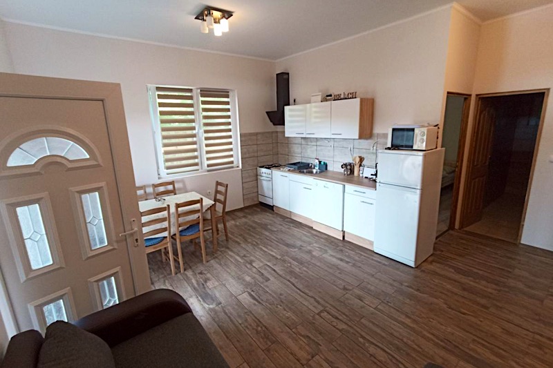 Zafir-Udulohaz-64149-64149-2