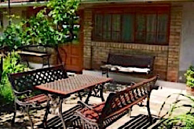 Zsoka-Udulohaz-9825-9825-1